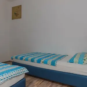 Maris Apartment